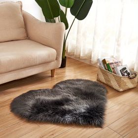 Heart-Shaped Plush Rug (Gray: Dark Gray, size: 15.75*15.75inch)